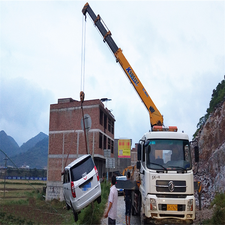 海西道路交通事故救援吊装案例